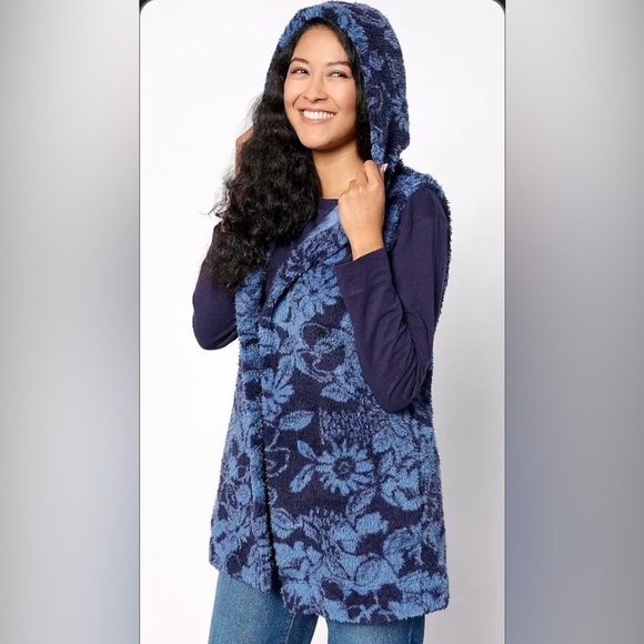 Koolaburra by UGG blue floral Sherpa hooded vest - Picture 1 of 5
